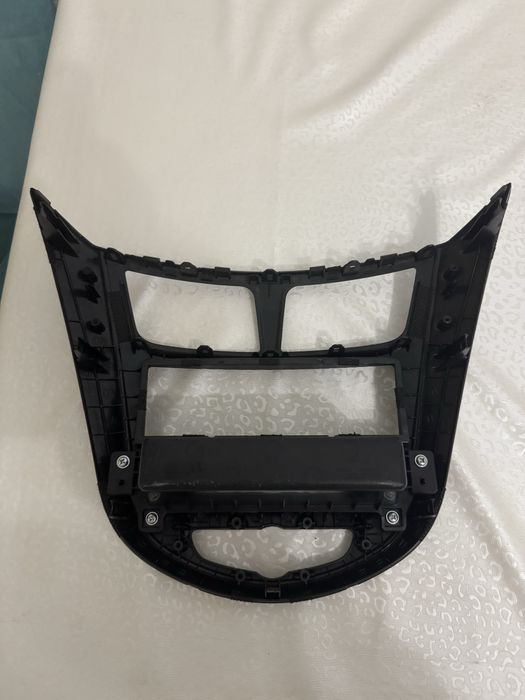 Продаю рамку для магнитолы