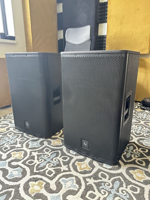 Vand 2 boxe electrovoice ELX 115