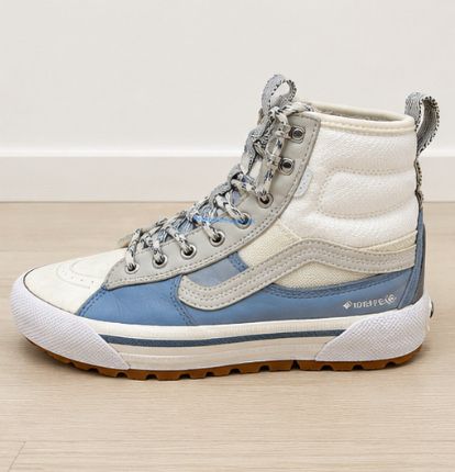 Белые зимние Vans - теплые и удобные.