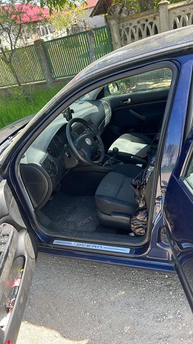 De vanzara golf 4   2004 1.4 bezina merge supere bn arata bine adusa acum câteva zilie din germani cum se vede  preața 1000 de euro