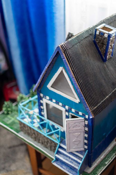 Căsuță Miniaturală Unică - Handmade din Materiale Reciclate