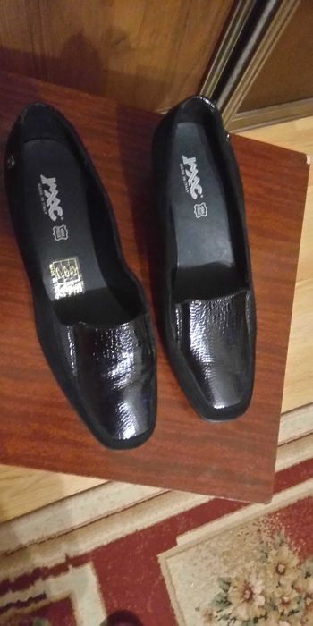 Продам туфли женские новые, размер 40, Италия.