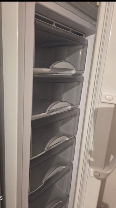 Продам морозильник