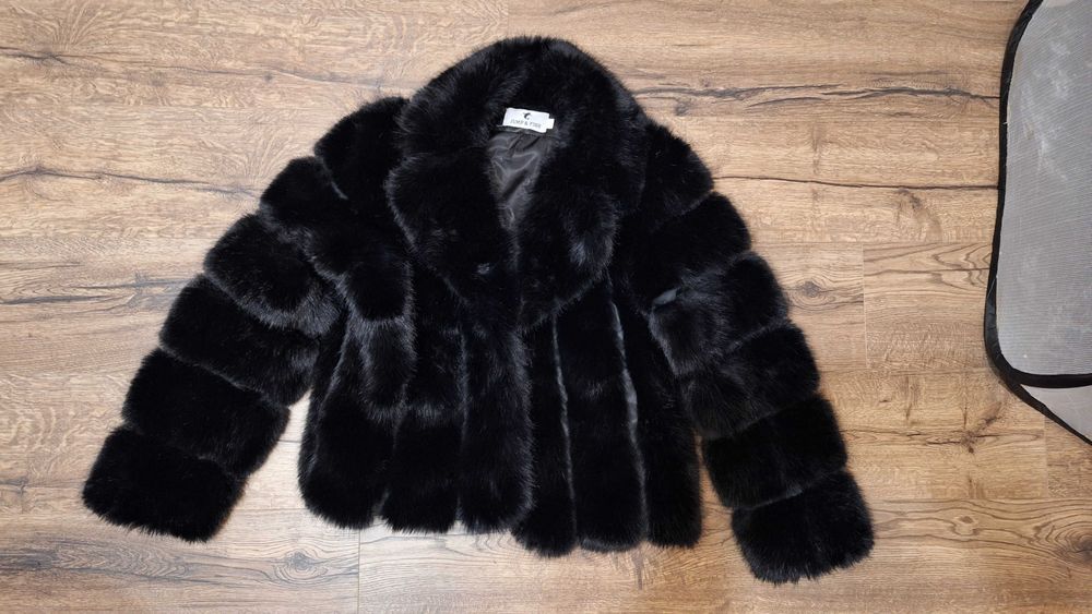 изкуствено черно палто