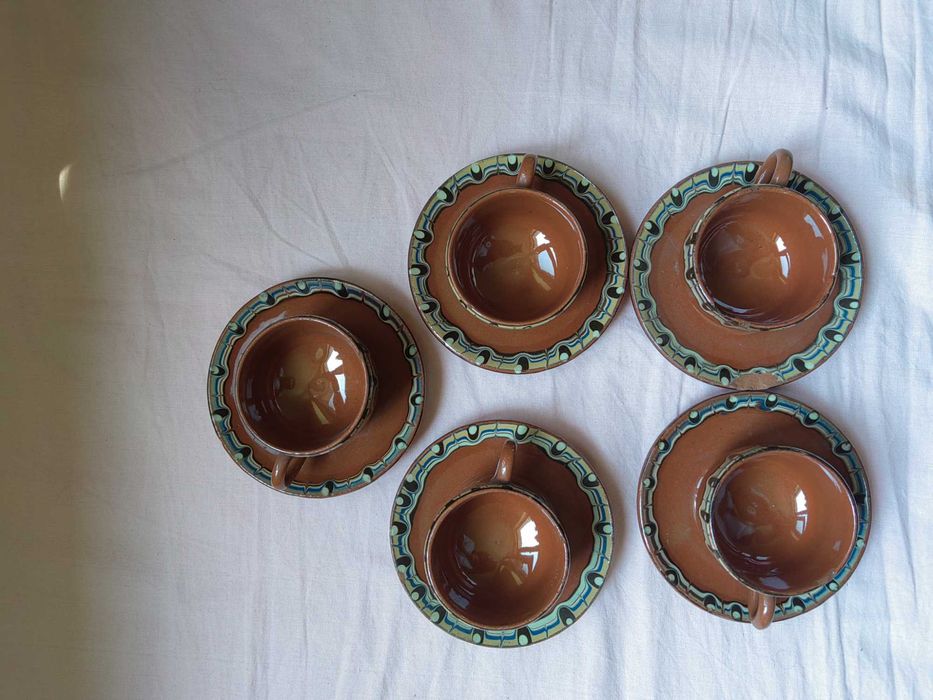 чаши, кани и чинии