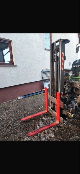 Vând braț de stivuitor care se prinde în tiranți