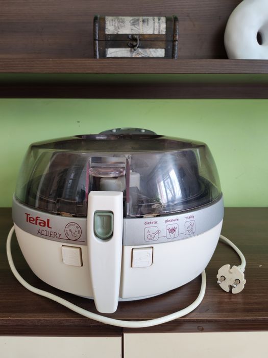 Friteuza cu aer cald Tefal