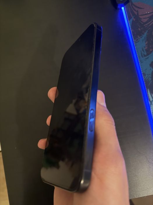 Iphone 16 pro max с гаранция