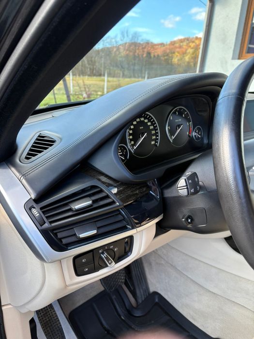 Vând BMW X5 313 CP M