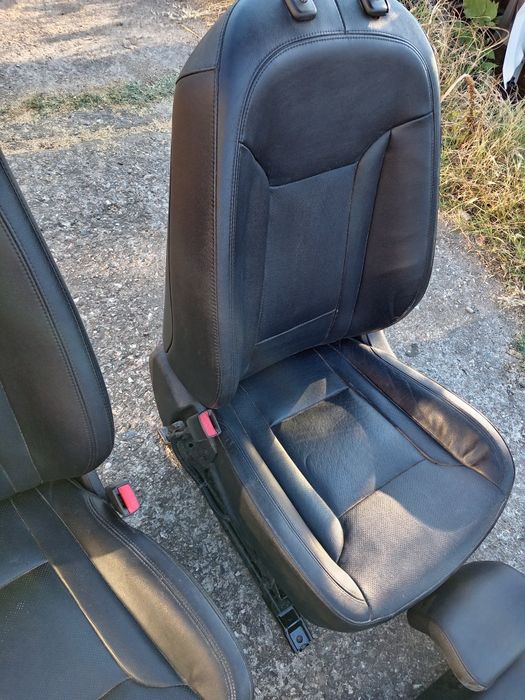 Кожен салон Хюндай и 40 Hyundai i40 електрически като нов