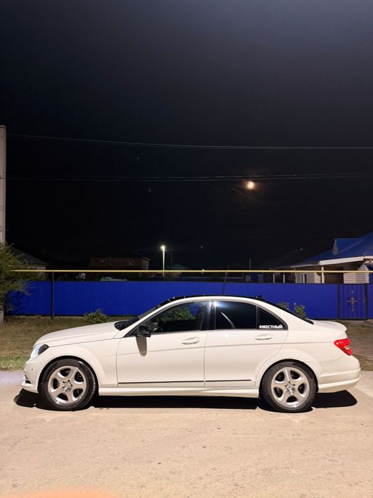 В продаже Mercedes Benz c350