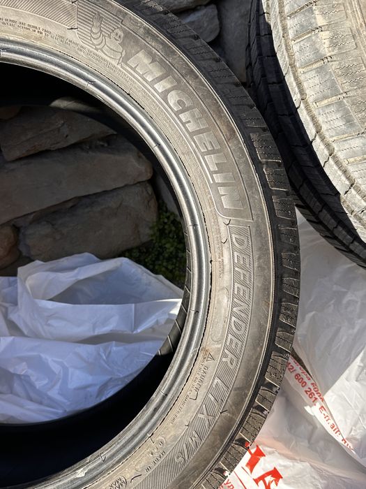 255/50 R19 Michelin Defender LTX