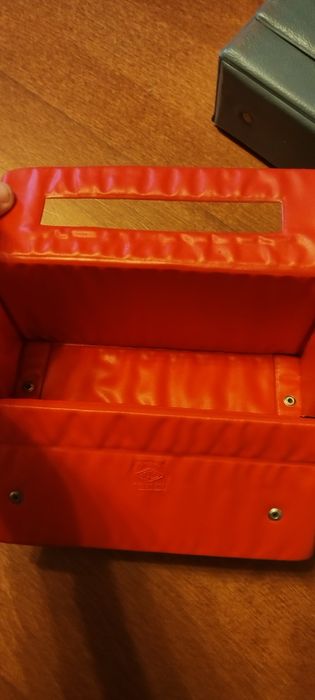 Lot 7 gentuțe pentru casete audio