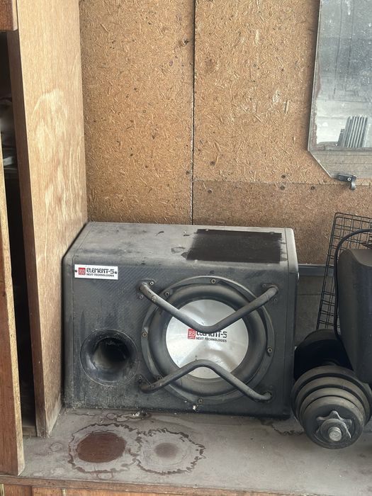 Сабвуфер в отличном состоянии