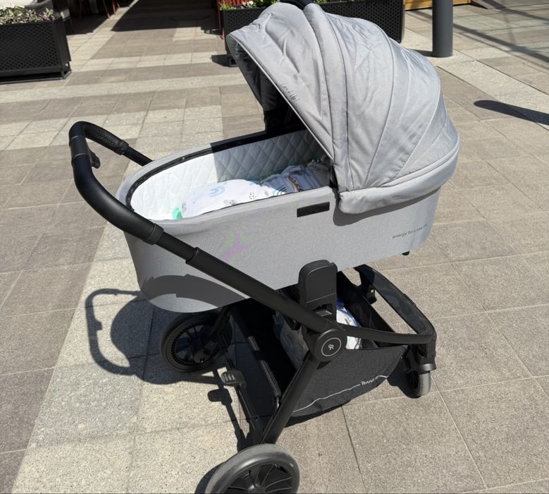 Продам детскую коляску