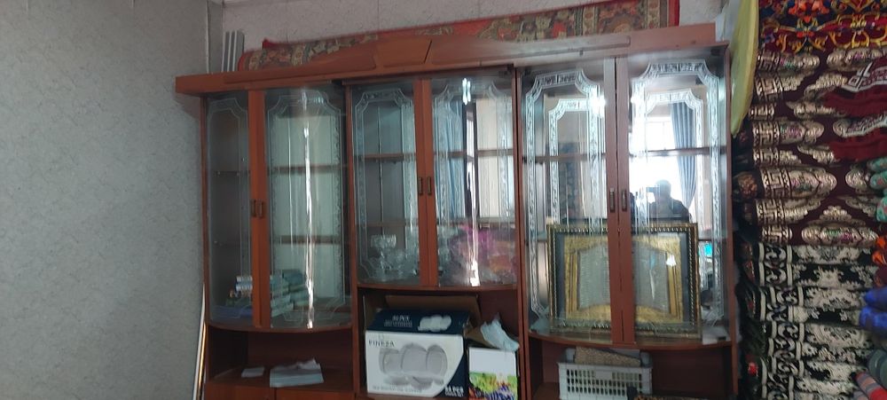 Срочно продается стенка почти новая очень хорошом состояние