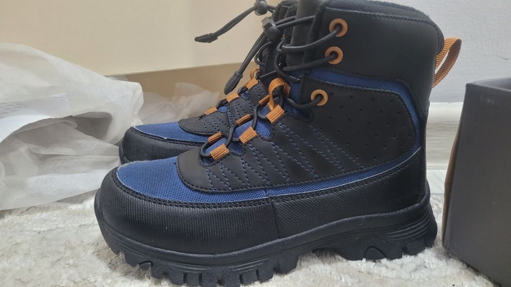 Продам детскую ботинку на мальчика