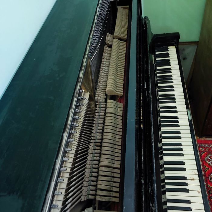 Старинное пианино. Антиквариат