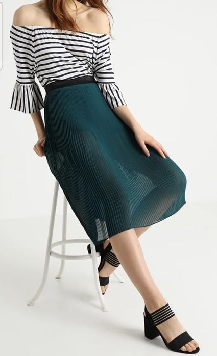 Дълга плисирана пола