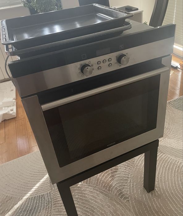 Фурна за вграждане SIEMENS