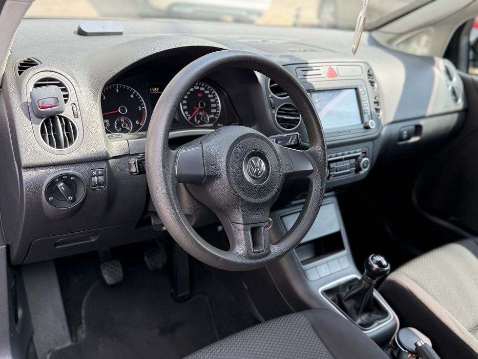 Vând Volkswagen Golf 6 Plus