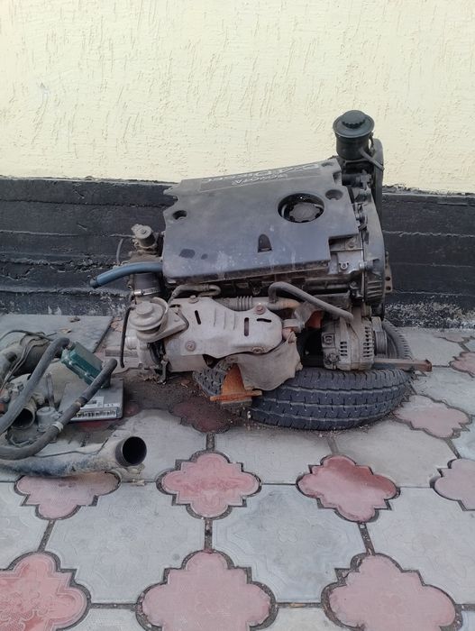 Тойота авенсис версо