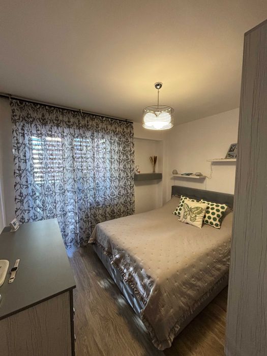 De vânzare aparteman 2 Camere, zona Dâmbu