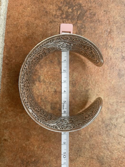 Гривна с извивка