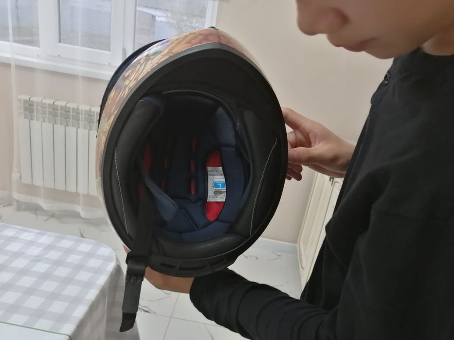 Продам шлем для мопеда