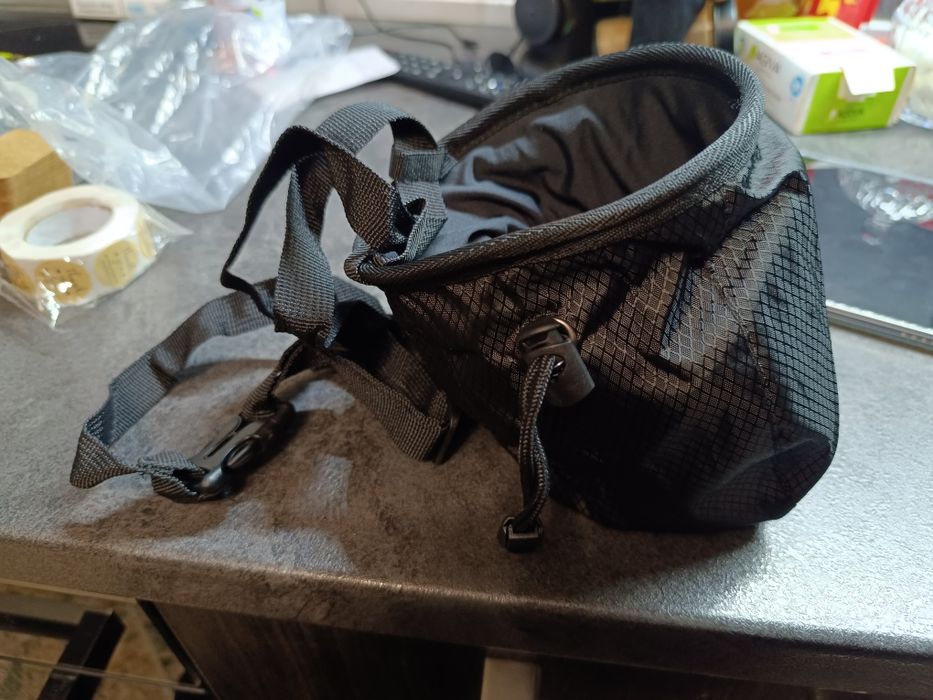 Чисто нова непромокаема чанта за талк с колан.