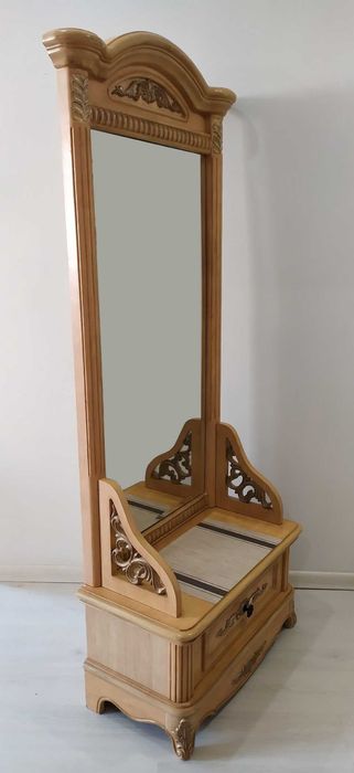 Продается старинное, винтажное зеркало.