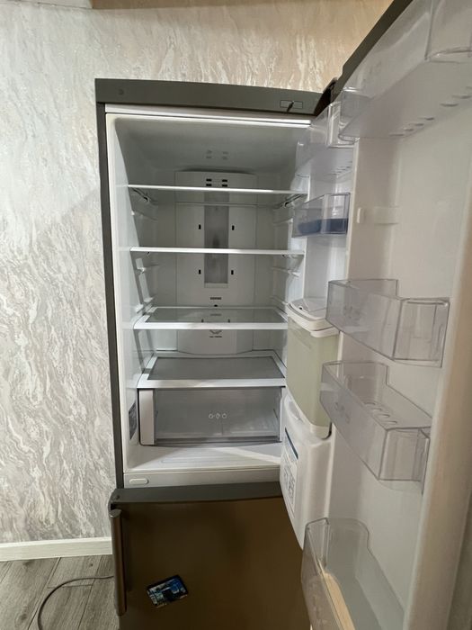 Холодильник LG двухкамерный