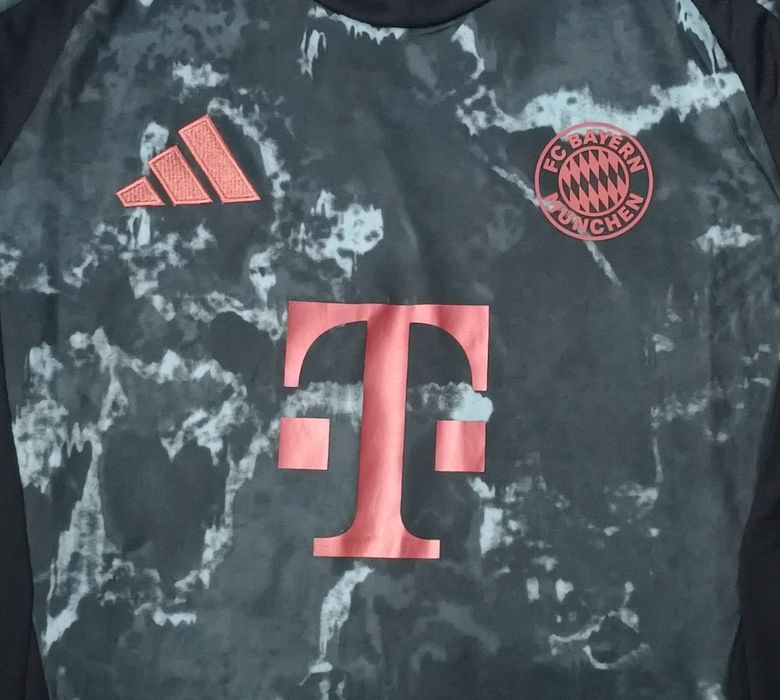 Adidas Bayern Munchen #17 Olise Away Jersey тениска S Адидас Байерн Мюнхен #17 Олисе фланелка футбол