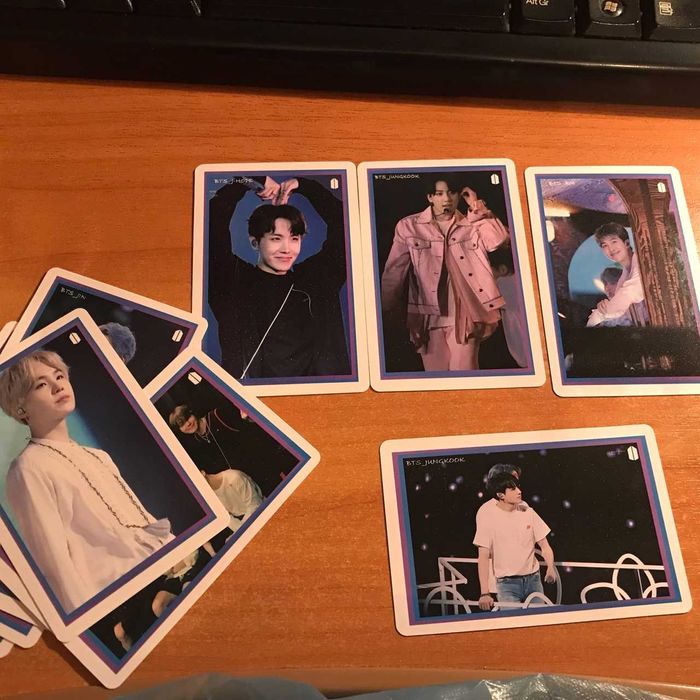 Сотни фотографий с BTS