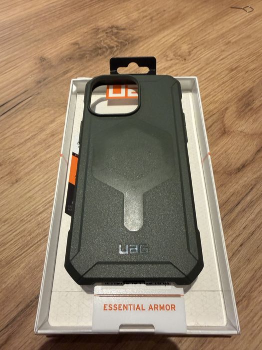 Защитен кальф UAG Essential Armor Magsafe за Iphone 15 Pro Max Olive