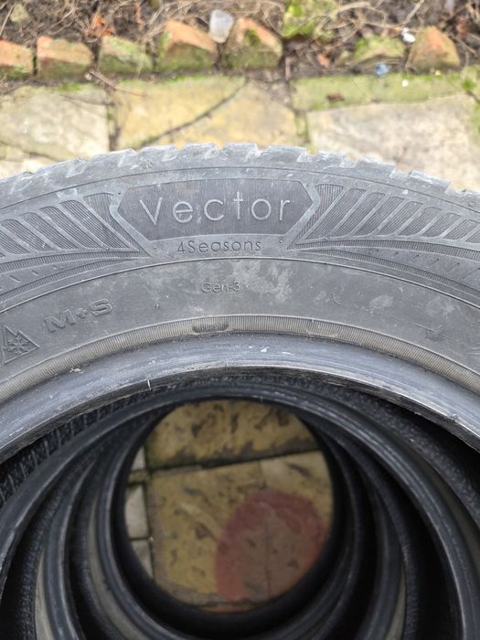 Goodyear 185/65 R15  всесезонни