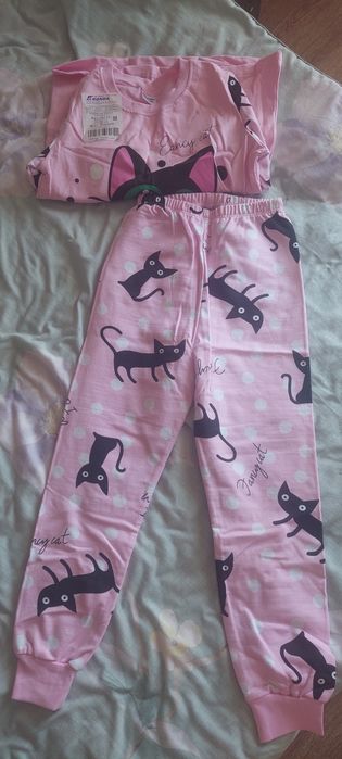 Костюм на 122см. Новый.