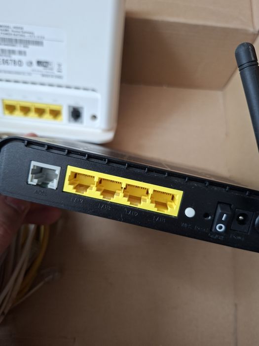ADSL Модем 2 броя на Виваком с кабели