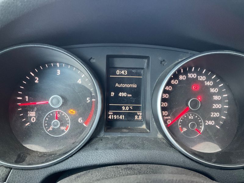 Volkswagen Golf VI 2.0 TDI Advance 2010
