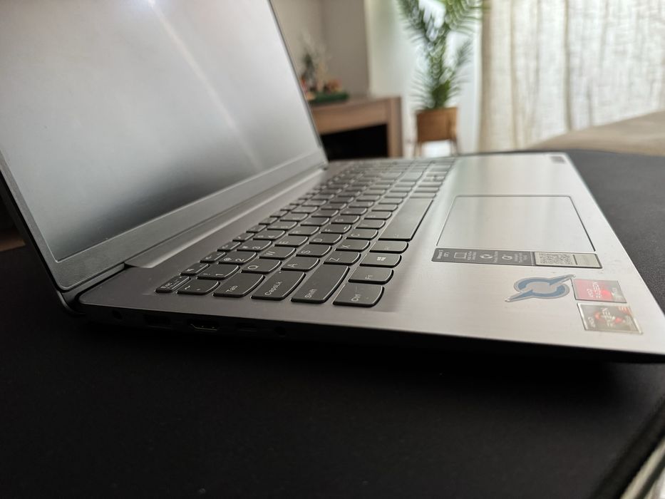 Lenovo IdeaPad 3 RYZEN 5, 16GB Ram 512SSD
