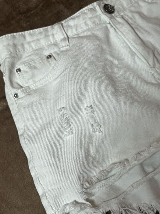 Blugi scurți albi cu talie înaltă M