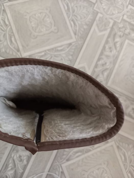 Продам женские резиновые сапоги
