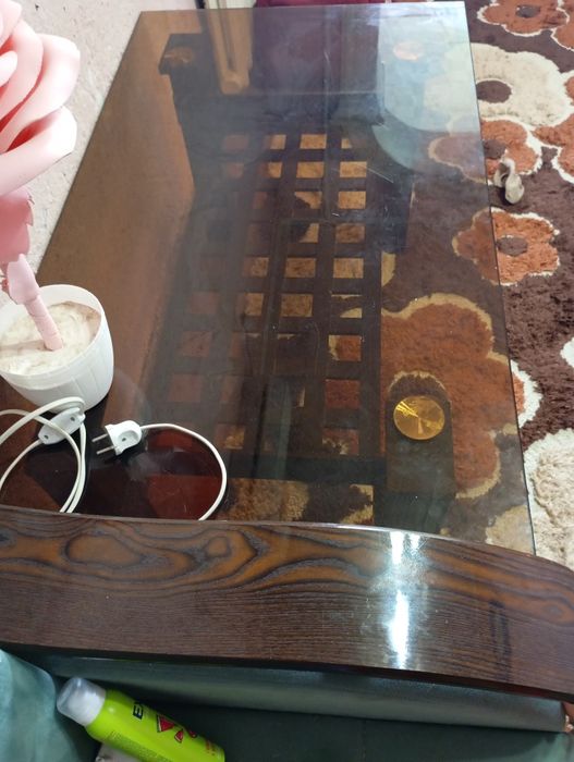 Продам стол стеклянный