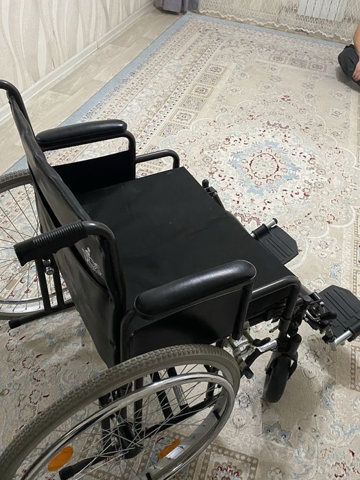 инвалидная коляска