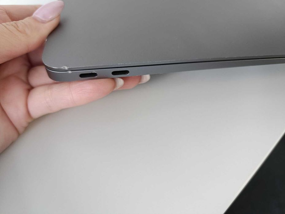 Apple MacBook Air M1 13.3" | 8GB RAM | 256GB SSD | 2020