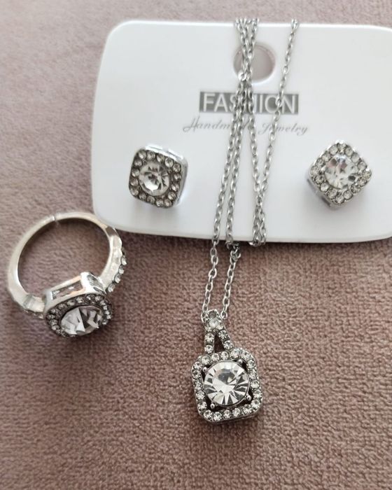 Серьги разные по 500