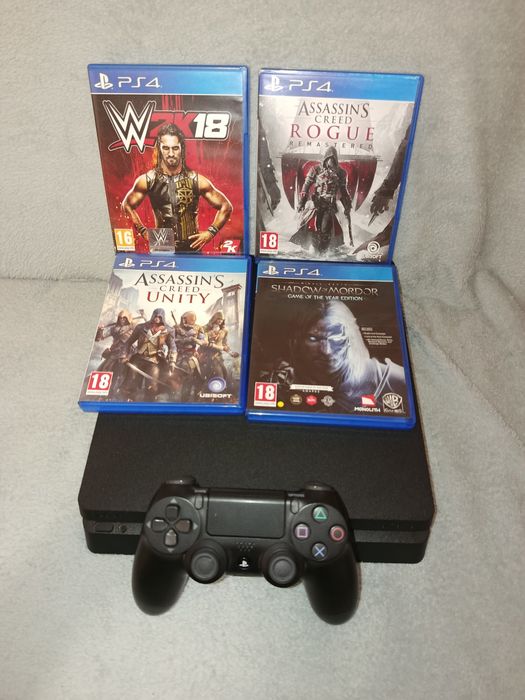 Consola PLAYSTATION 4 slim  + 4 jocuri + 1 controller