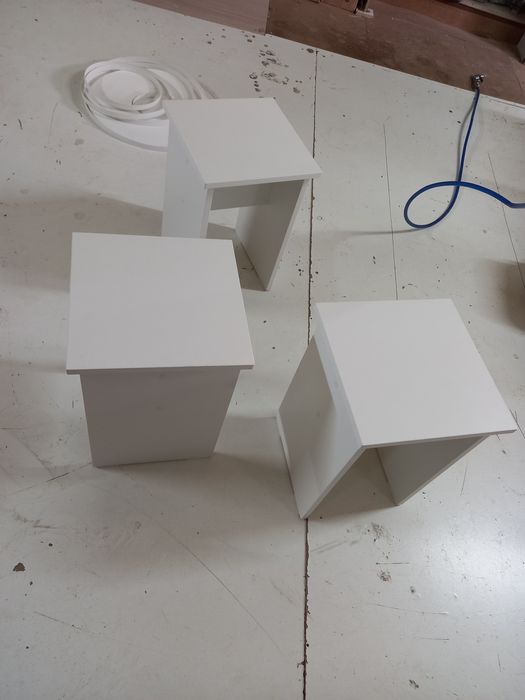 Продам табуретки и полки