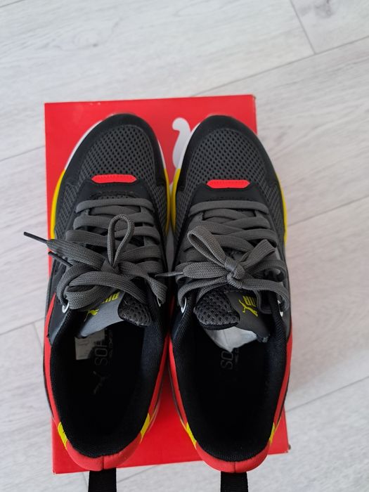 Продам кроссовки 8000