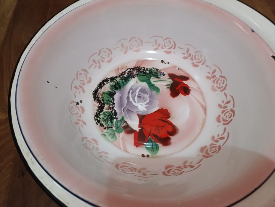 Эмалированный и никель тазики,разных видов